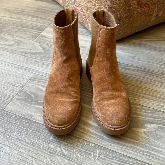 Vince woman’s suede boots water repellent - Picture 2 of 6